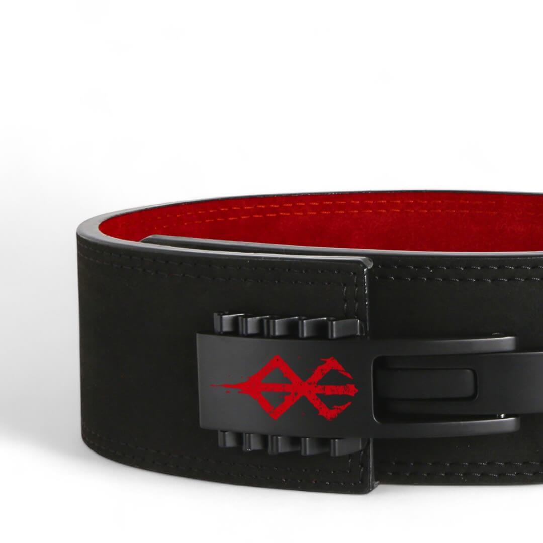 Closed up front view of lever powerlifting belt | Akinci Strength
